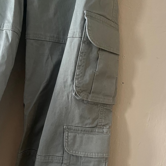 nwot! abercrombie & fitch • high rise army green cargo pants with pockets - Picture 11 of 15